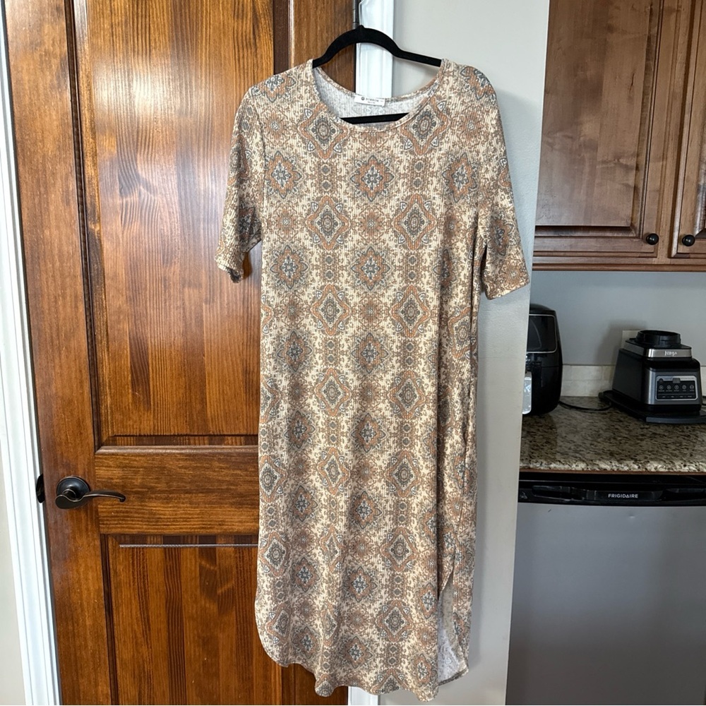 Elegant Geometric Print Midi Dress